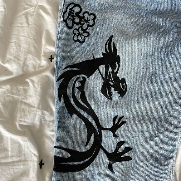Disney Mulan Mushu Mom‎ Jeans Hot Topic Dragon size 11 - Picture 8 of 12